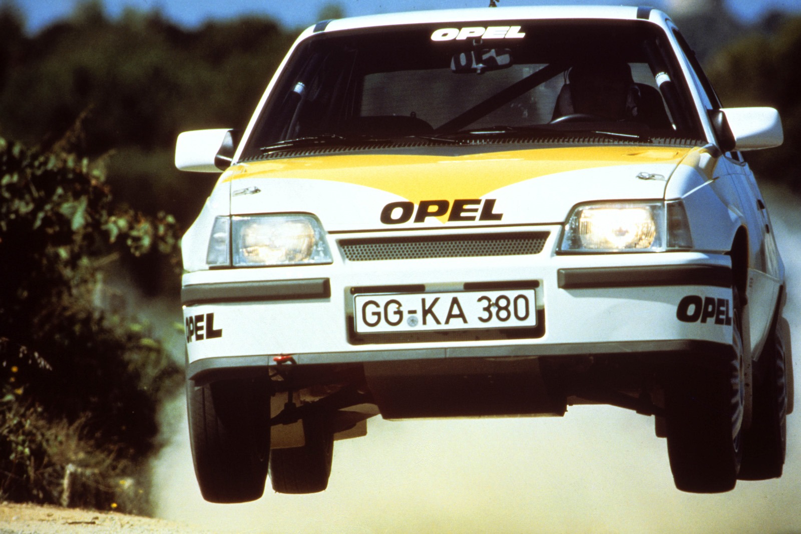 [10-Opel-Kadett-GSI-10584%255B7%255D.jpg]
