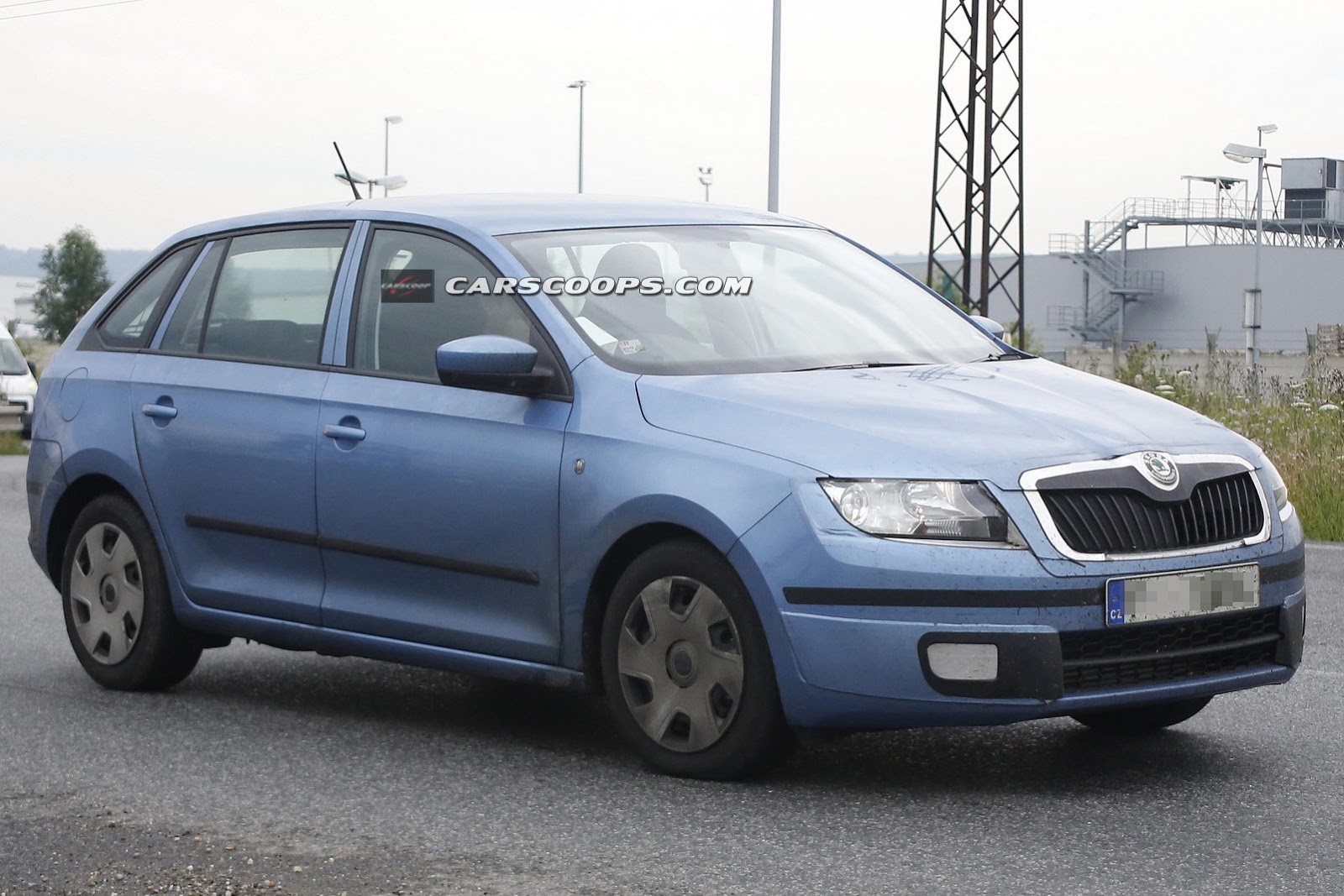 2014-Skoda-Rapid-Spaceback%2525201-3%252