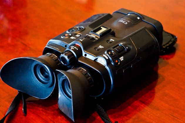 [Sony-Unveils-Pair-of-Digital-Binoculars%255B4%255D.jpg]