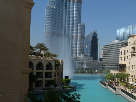 Obiective turistice Dubai: spectacol apa Burj Khalifa