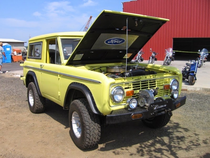 [IMG_8518-1966-1967-Ford-Bronco-at-An%255B2%255D.jpg]