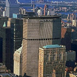 18.- W. Gropius. La Panam Building (New York)
