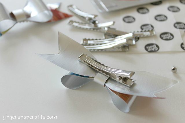 how to make clippies with Capri Sun drink wrappers
