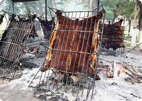 roasted with leather asado con cuero