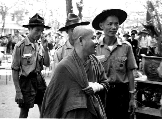 hoa-thuong-minh-chau-gdpt (1) hoa-thuong-minh-chau-gdpt (1)