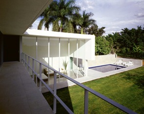 casa-con-pìscina-diseño-minimalista casa-con-pìscina-diseño-minimalista