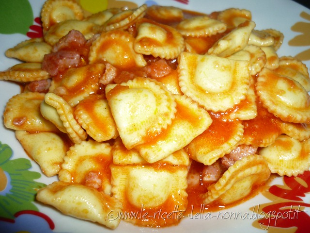 [Raviolini%2520di%2520carne%2520con%2520sugo%2520di%2520pomodoro%2520e%2520pancetta%2520affumicata%2520%25289%2529%255B12%255D.jpg]