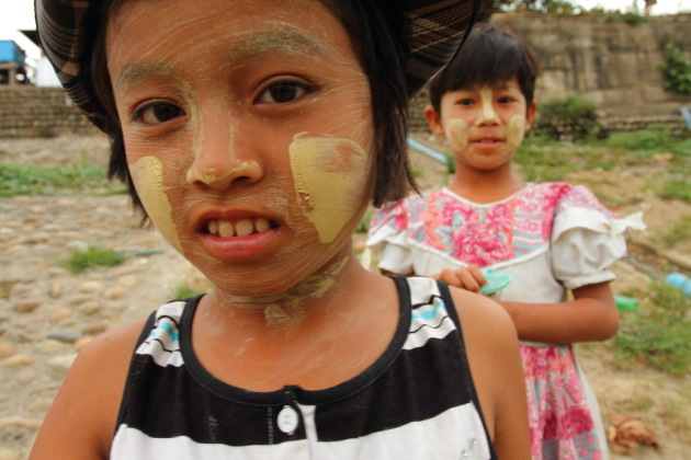 Young Myitkyina girls with Thanaka on their faces