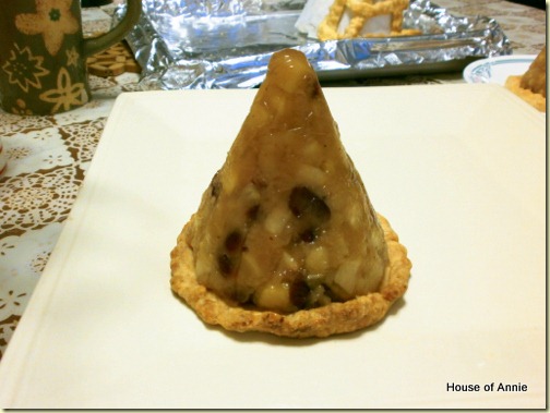 Apple pie filling on bottom crust