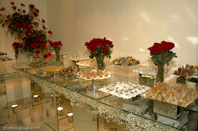 Fotos de Aline + Rodrigo. Foto numero 0008 do Studio Caldas, do Rio de Janeiro, RJ. Lincoln Caldas e equipe fazem fotos de casamento (fotografias de casamentos), fotos de making-of (making of de noiva), fotos em estudio (ensaios fotograficos), fotos de casal (ensaios fotograficos de e-session), fotos de familia, videos de casamento (filmagem de casamentos), videos de making-of e clipes de casamento. Fotojornalismo e videojornalismo no Rio de Janeiro, RJ. RJ Mansão Pau-Ferro Casamento Freguesia Rio de Janeiro Aline e Rodrigo fotos casamento rio janeiro fotografias casal rj foto eventos familia noiva buque noivas fotógrafo moda book fotografos