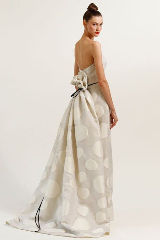 Carolina-Herrera-Resort-2012-Look-18_runway