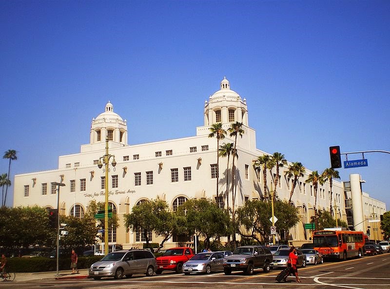 [800px-U.S._Post_Office_-_Los_Angeles_Terminal_Annex%2520Wikimedia%2520Commons%2520Photo%2520by%2520Los%2520Angeles%255B4%255D.jpg]