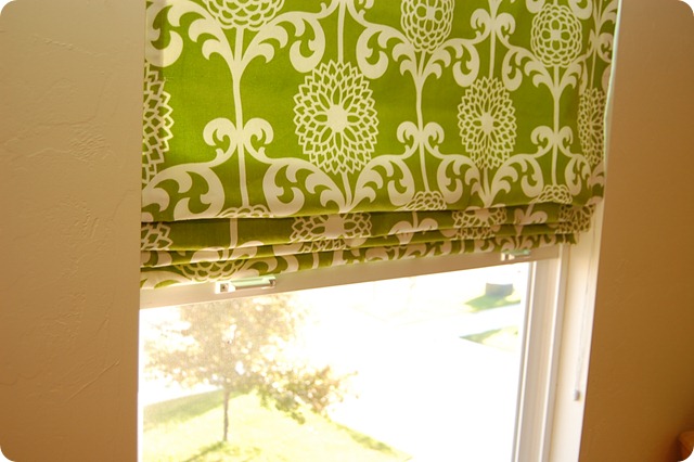 roman shades in guest room (17)