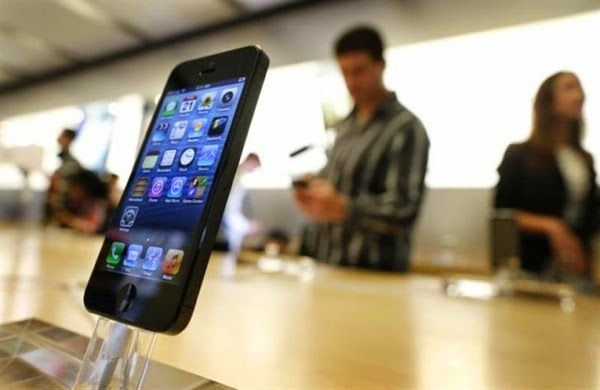 Iphone5 store australia reuters