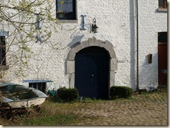 Walsbets, Beekstraat: hier was vroeger een watermolen. Boven de deur leest men:  "Molen van Bets"