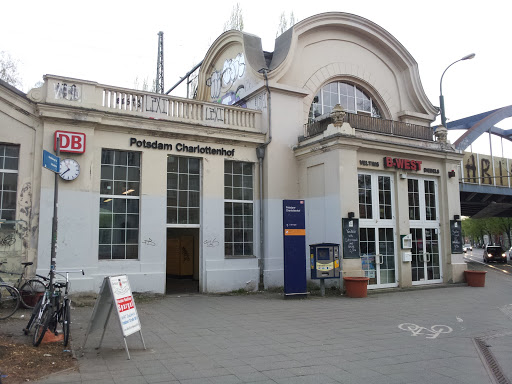 Bahnhof Charlottenhof