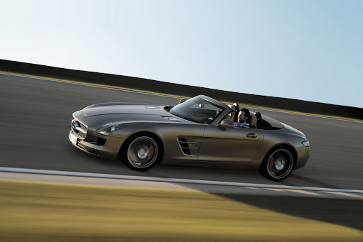 2012-Mercedes-SLS-AMG-Roadster-10.JPG