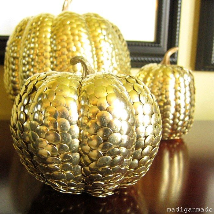 gold-thumbtack-metal-pumpkins04.jpg