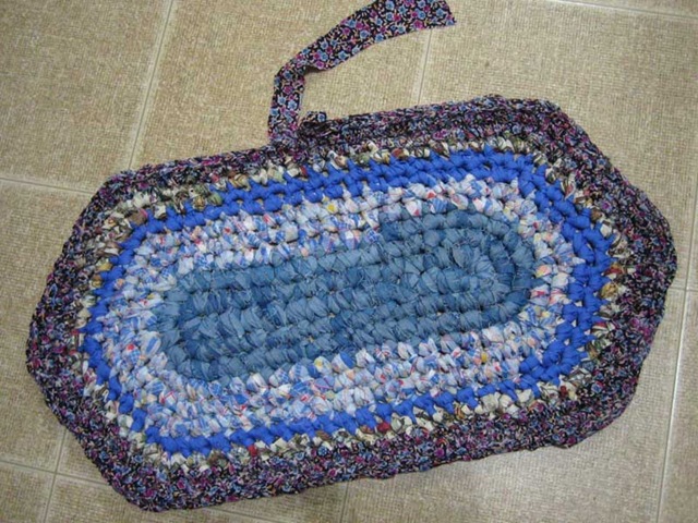 [crocheting-size-Q-fabric-rug-1%255B2%255D.jpg]