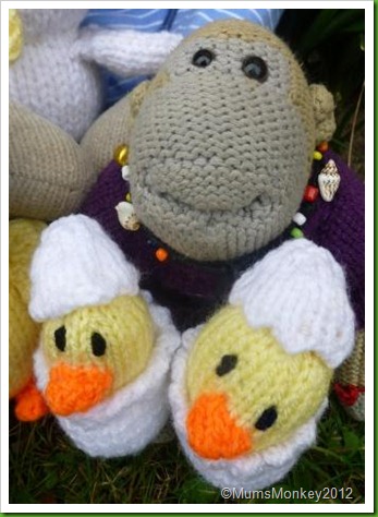 Knitted easter Ducklings