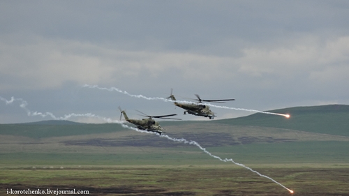 Фотографии военных учений на полигоне "Цугол"