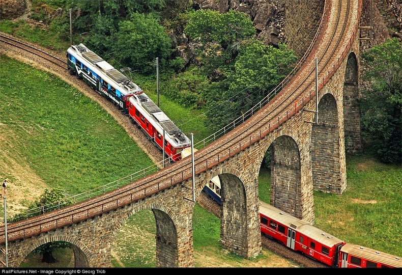 brusio-spiral-viaduct-11