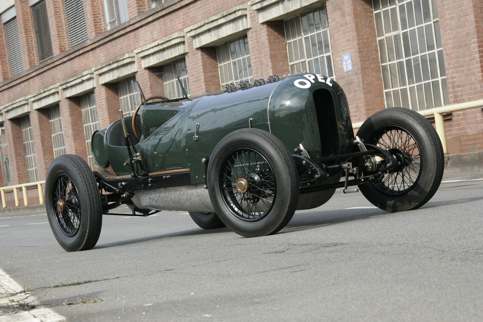 [5-Opel-Green-Monster-256971%255B7%255D.jpg]