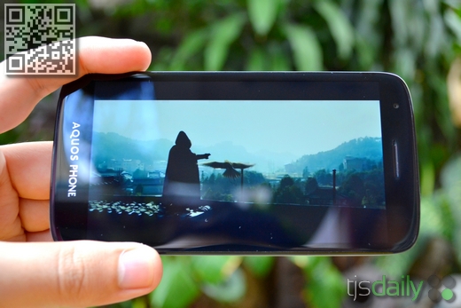Sharp Aquos Phone SH930W Review Video
