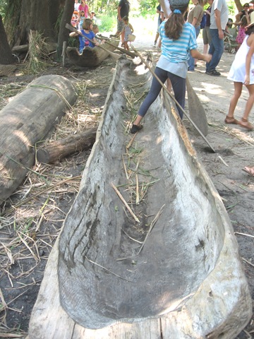 [Plimoth%2520Plant%2520hollowed%2520out%2520tree%2520boats4%255B3%255D.jpg]
