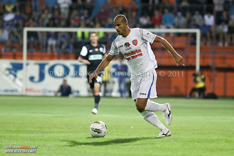 Simone Cavalli de la FCM Targu Mures, in timpul meciului dintre FCM Targu Mures si "U" Cluj Napoca din etapa a VII-a a ligii intai de fotbal, luni 19 septembrie 2011, la Targu Mures,