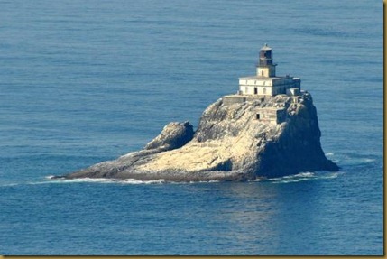 tillamook-rock-lighthouse