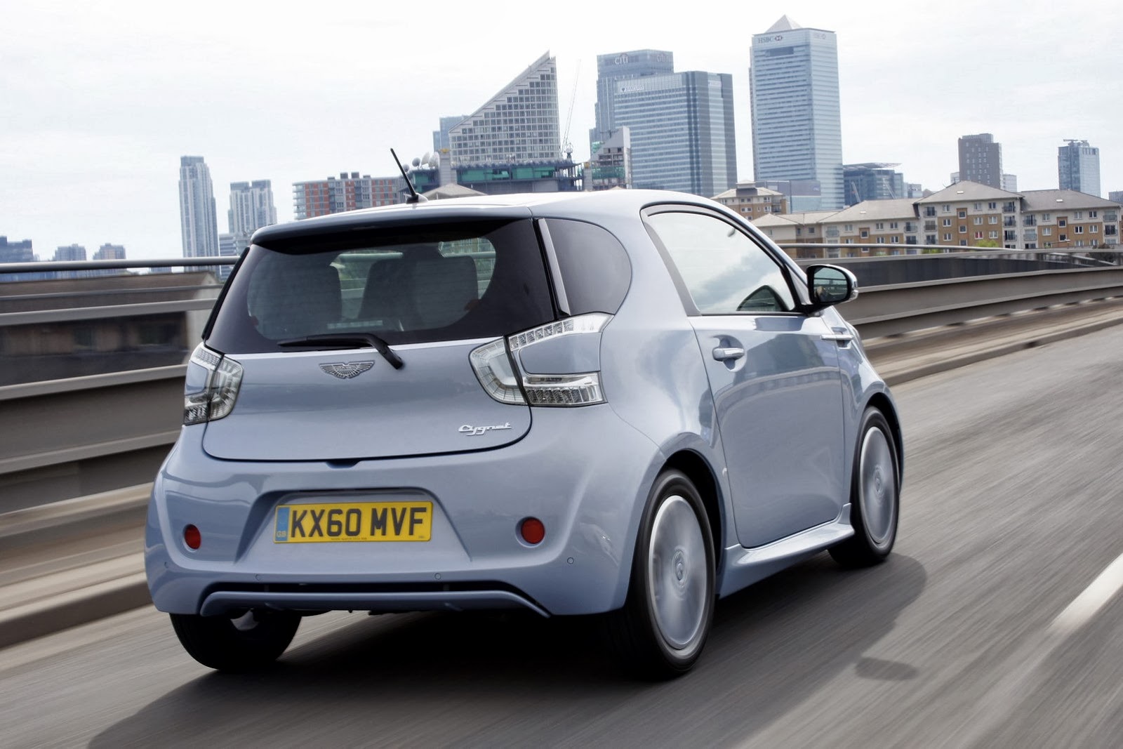 [Aston-Martin-Cygnet-11%255B2%255D.jpg]