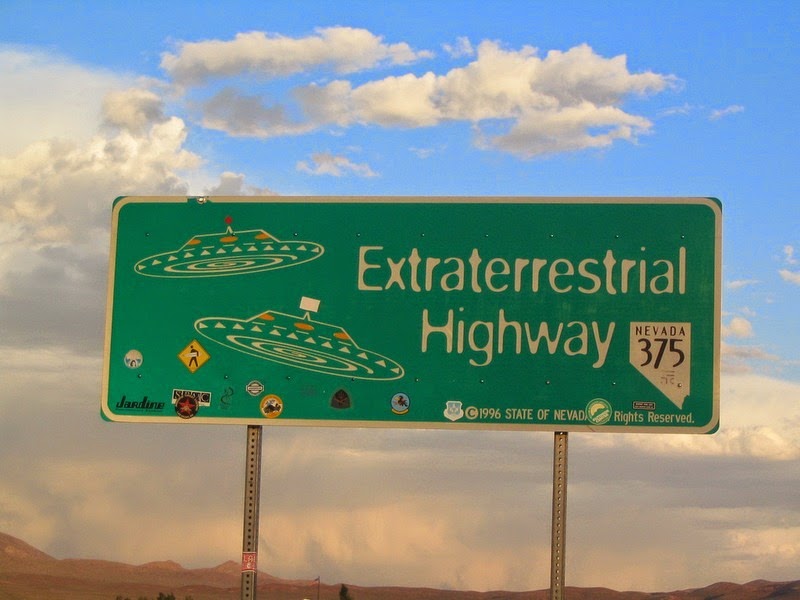 extraterrestrial-highway-13%25255B6%2525