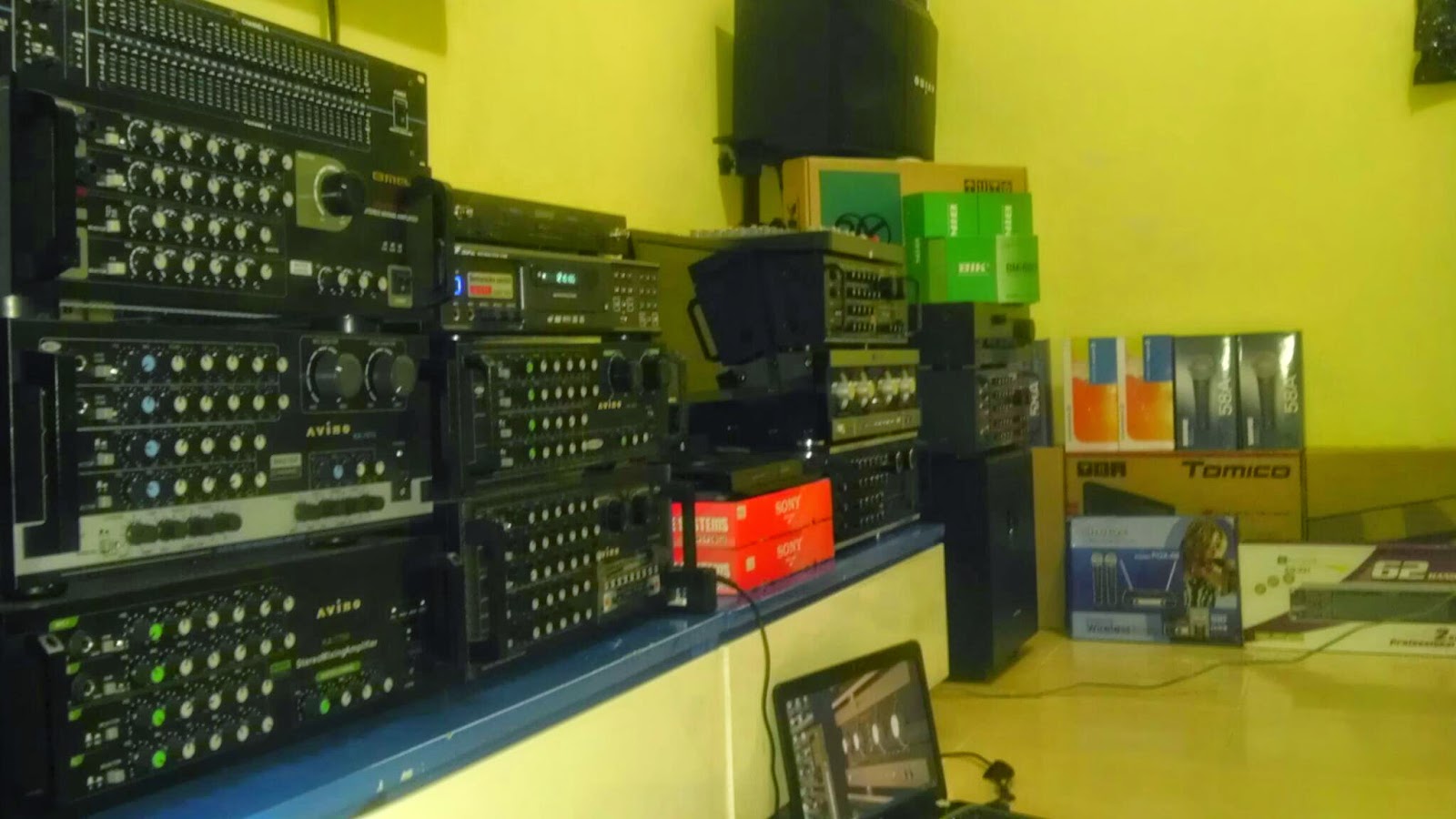 PAKET KARAOKE AUDIO DAN PEMUTAR LAGU DVD PLAYER KHUSUS KARAOKE