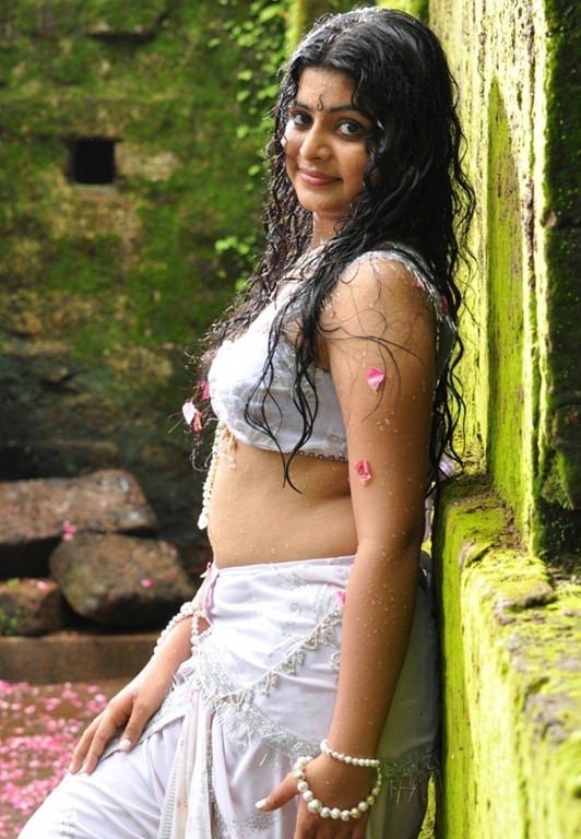 [actress_swathi_hot_spicy_sexy_new_pic%255B5%255D.jpg]