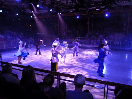 Croaziera Royal Carribean: Spectacol patinaj