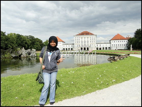 nymphenburg castle-behindview+me