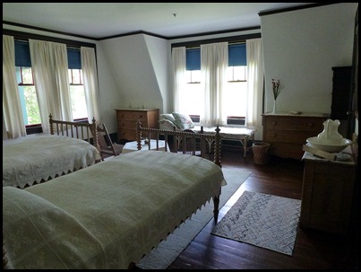 2f - Roosevelt Cottage - guest bedroom