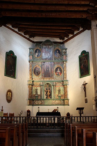 [San_Miguel_Mission_Santa_Fe_Altar_22.jpg]