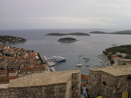 Hvar si insulele Iadului unde se face nudism