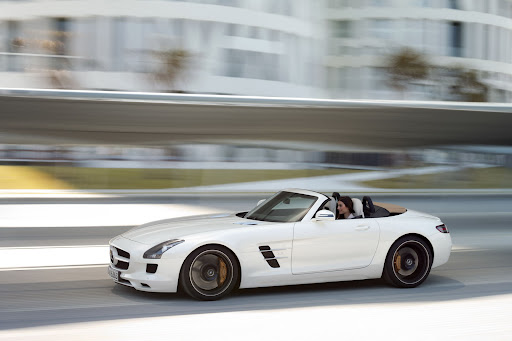 2012-Mercedes-SLS-AMG-Roadster-19.JPG