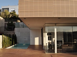 casa-moderna-con-piscina casa-moderna-con-piscina