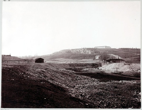 Vanadislunden från sydväst med gamla vattenborgen. Foto Larssons alteljé 1902.