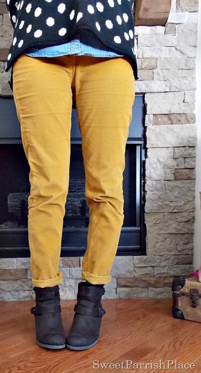 [Mustard%2520pants%252C%2520black%2520and%2520white%2520polka%2520dots%2520with%2520brown%2520booties2%255B3%255D.jpg]