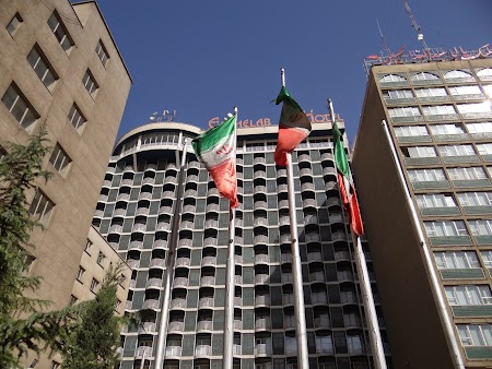01. Hotel Enghelab in Teheran.JPG