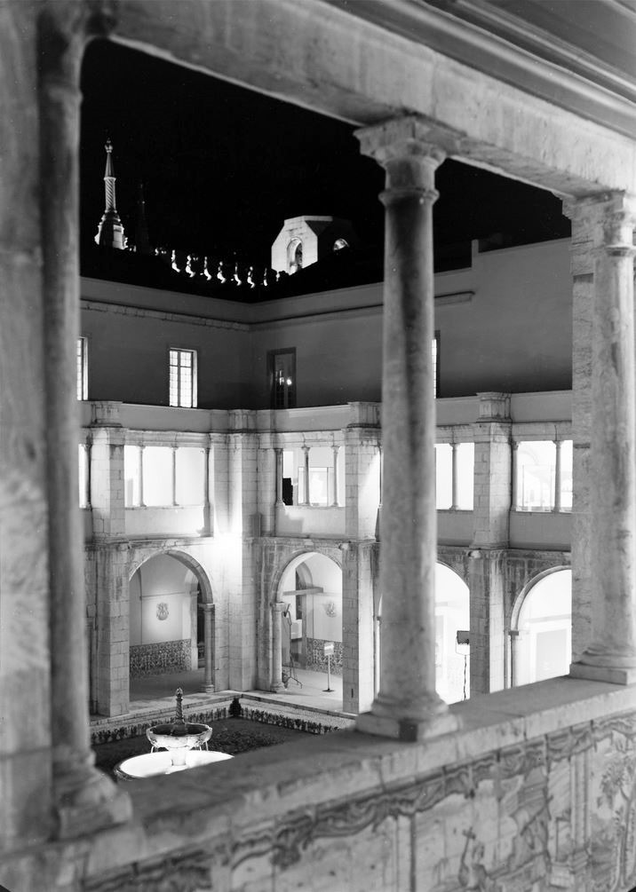 [Expo-Rainha-D.-Leonor.4.jpg]