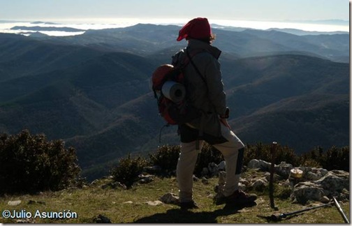 Cima de la Higa de Monreal junto al buzón montañero