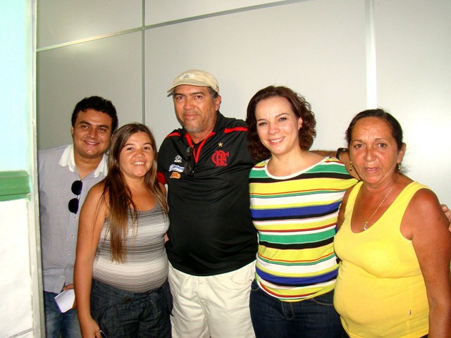 [LARISSAROSADOEMAREIABRANCA3.jpg]
