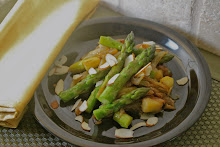 Asparagus with Apple and Caramelized Onion