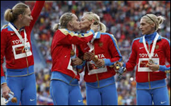 El beso de dos atletas rusas que generó polémica